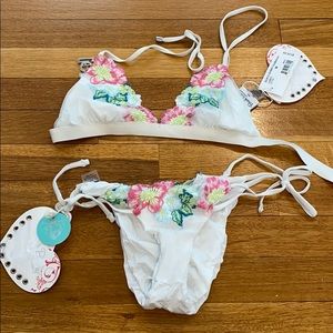 Beach bunny bikini new with tag size medium